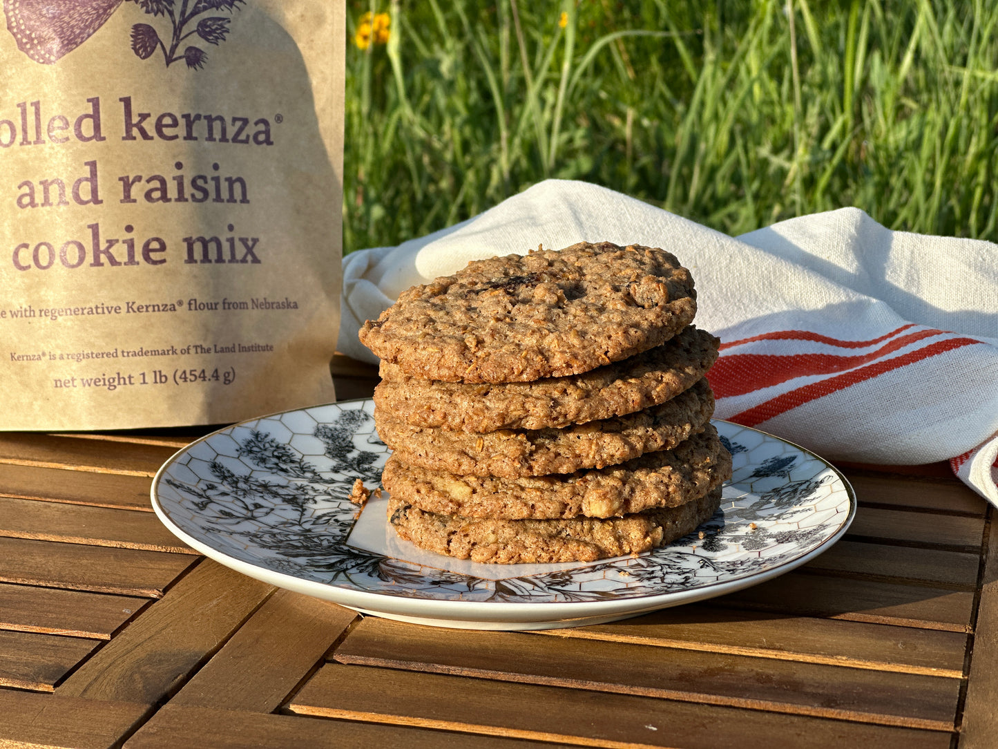 Rolled Kernza® & Raisin Cookie Mix