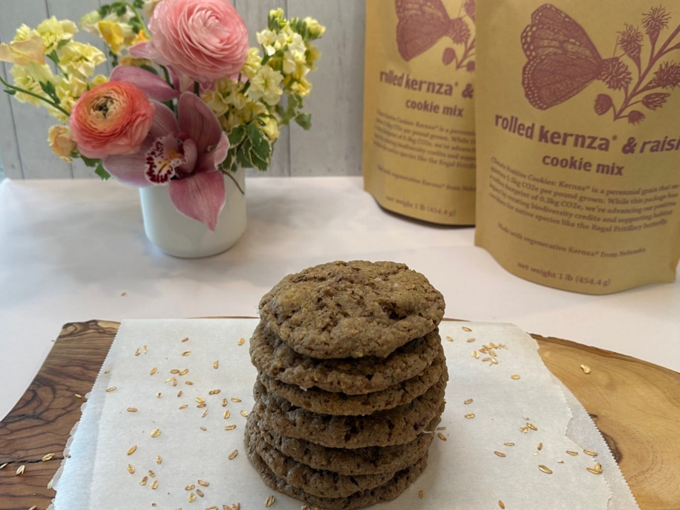 Rolled Kernza® & raisin cookie mix